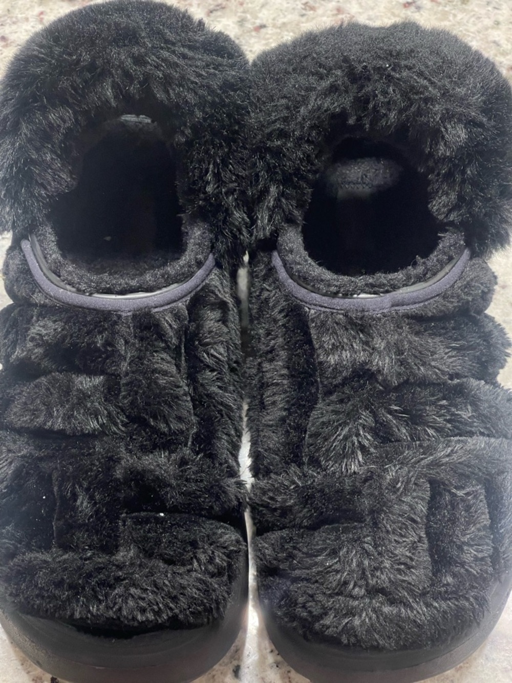 Crocs Black Fur